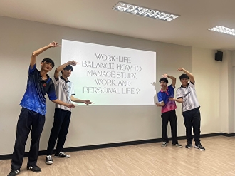 นักศึกษาสาขานวัตกรรมการจัดการ
(หลักสูตรสองภาษา)
ได้นำเสนองานตามหัวข้อในรายวิชา CIM3601
English for Career